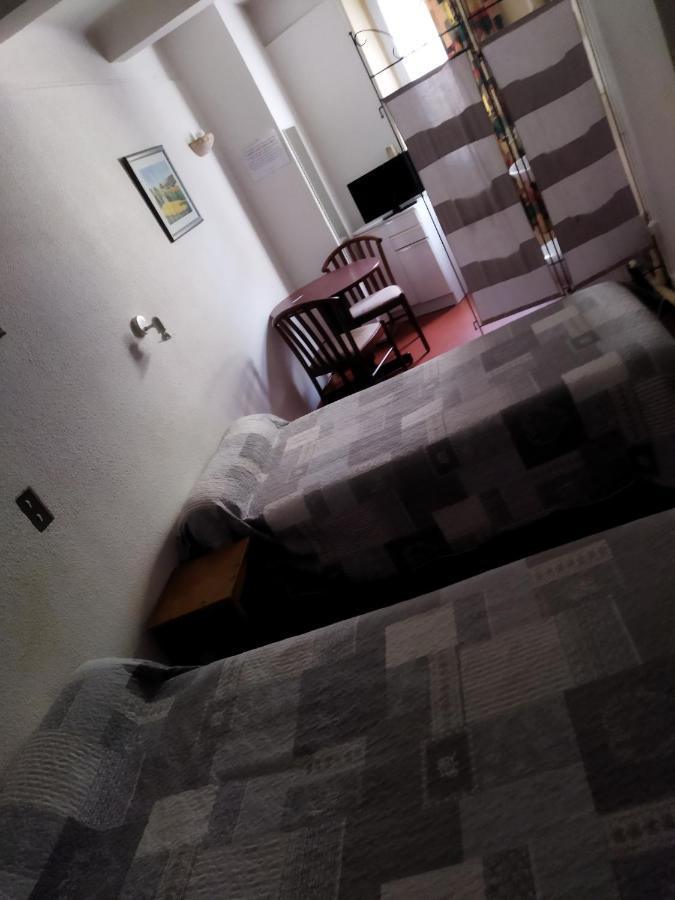 Hotel Logis De La Rose Gréoux-les-Bains Pokój zdjęcie